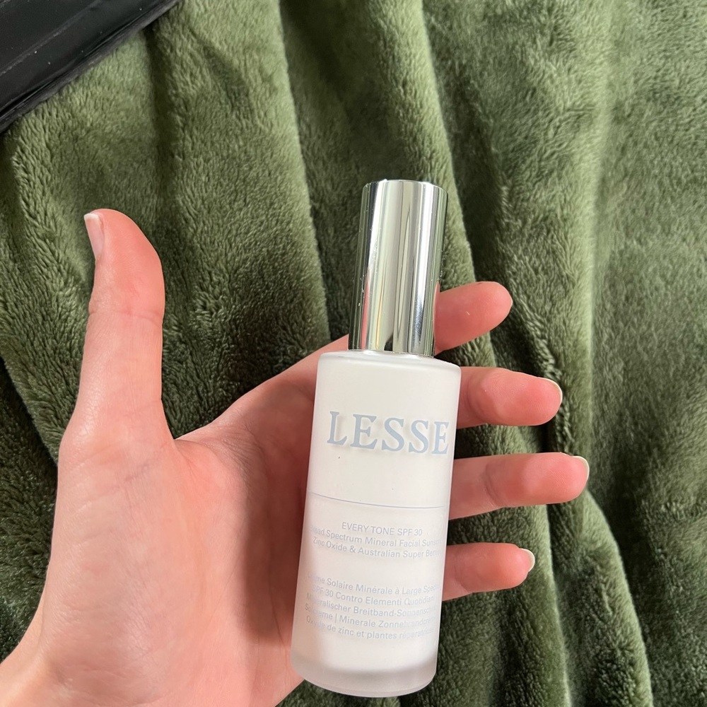 LESSE Every Tone SPF 30